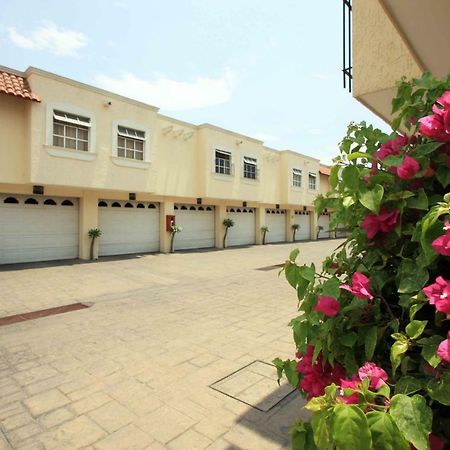 Motel Mirage กัวดาลาฮารา ภายนอก รูปภาพ