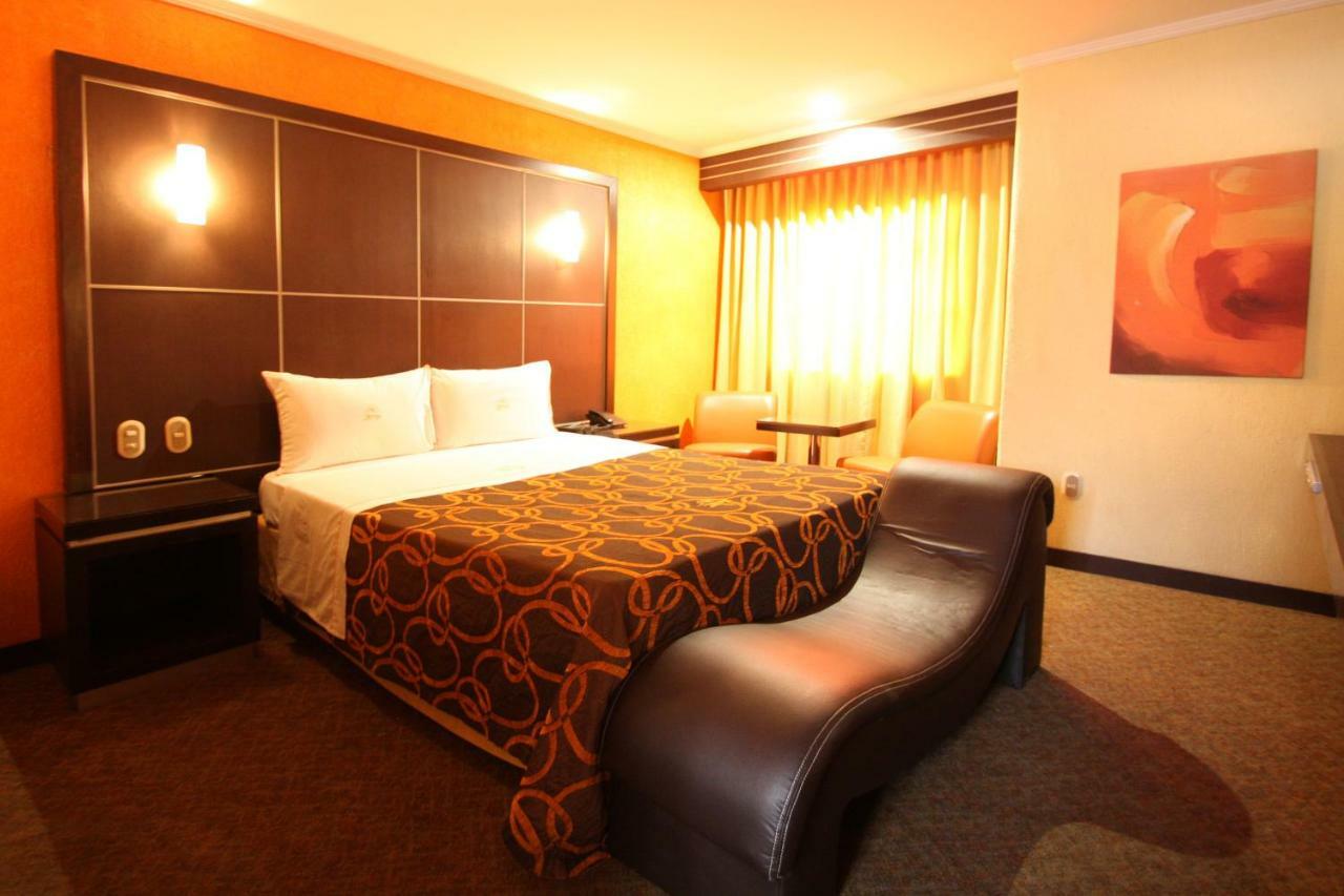 Motel Mirage กัวดาลาฮารา ภายนอก รูปภาพ