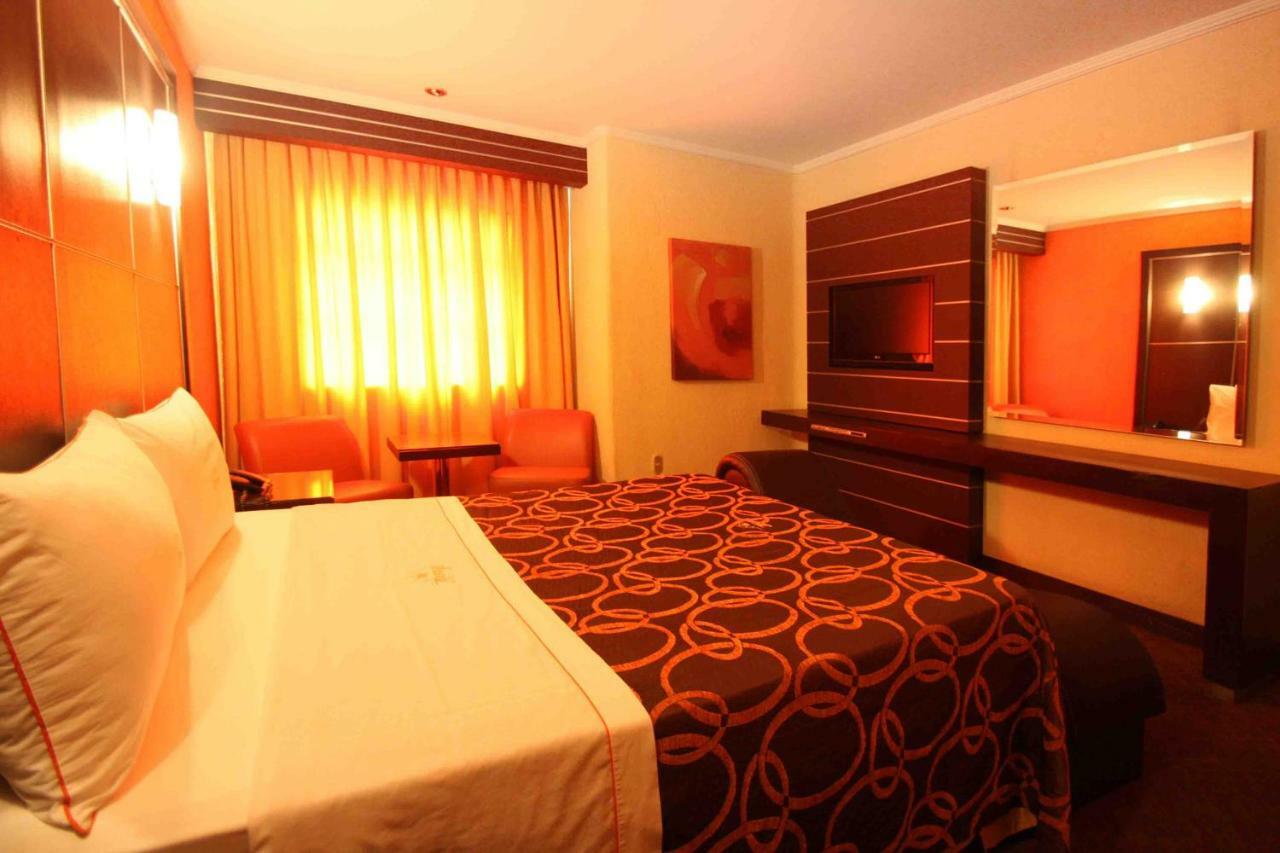 Motel Mirage กัวดาลาฮารา ภายนอก รูปภาพ