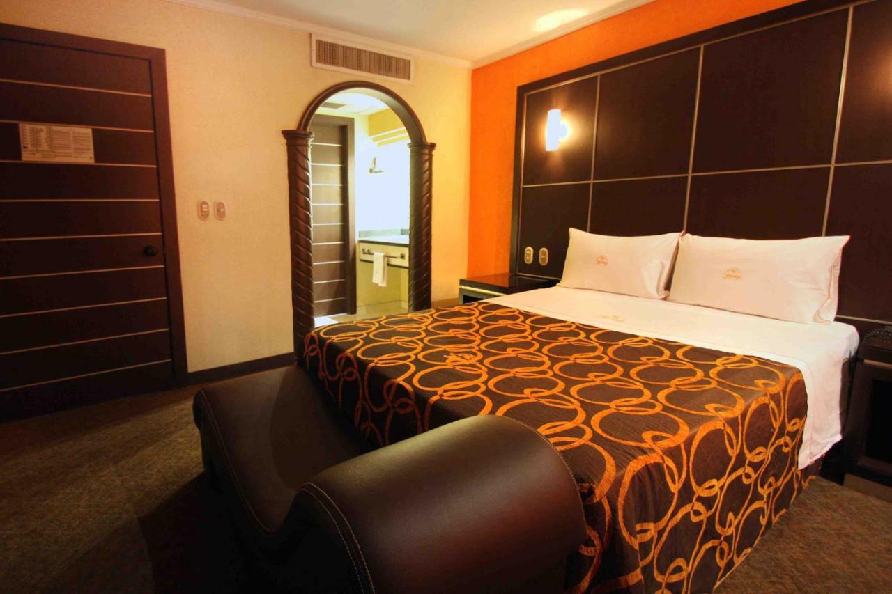Motel Mirage กัวดาลาฮารา ภายนอก รูปภาพ