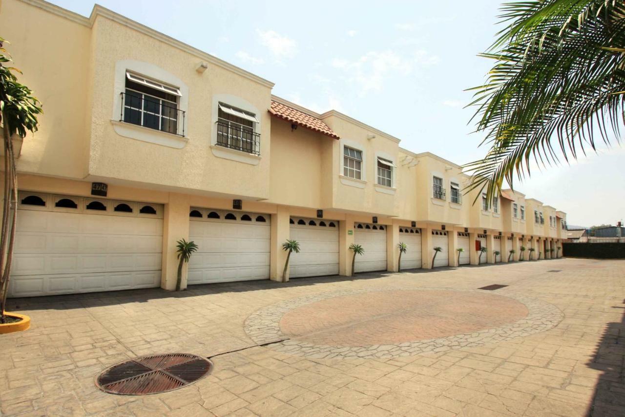 Motel Mirage กัวดาลาฮารา ภายนอก รูปภาพ